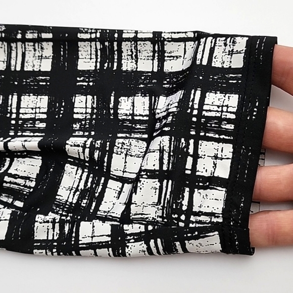 ⭐️3/ $30⭐️ Cleo Top Cowl Neck Black White 3/4 Sleeves Stretch Lightweight Sz XXL - Picture 7 of 14